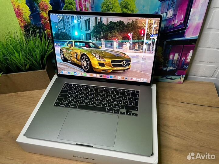 Macbook Pro 16 2020 i7/16gb/500gb Крутой