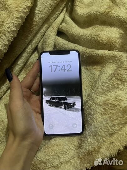 iPhone Xs, 64 ГБ