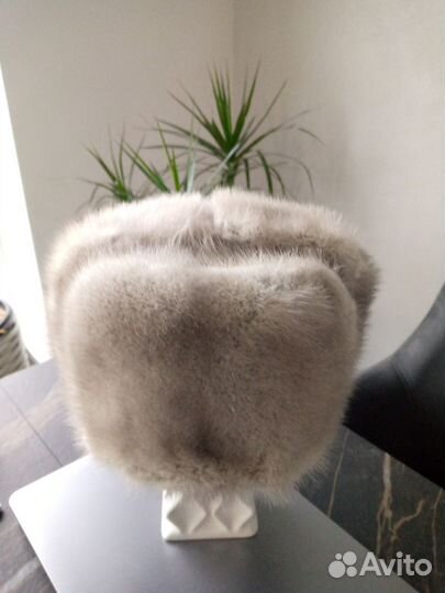 Шапка голубая, норковая