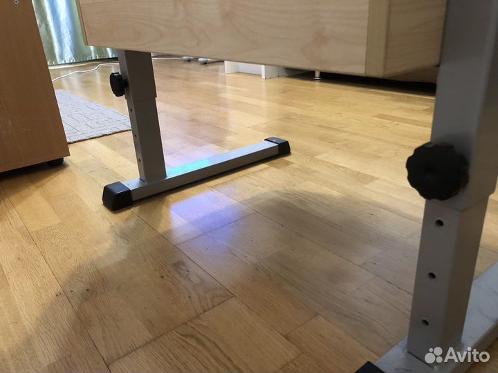 Растущая парта для школьника бу