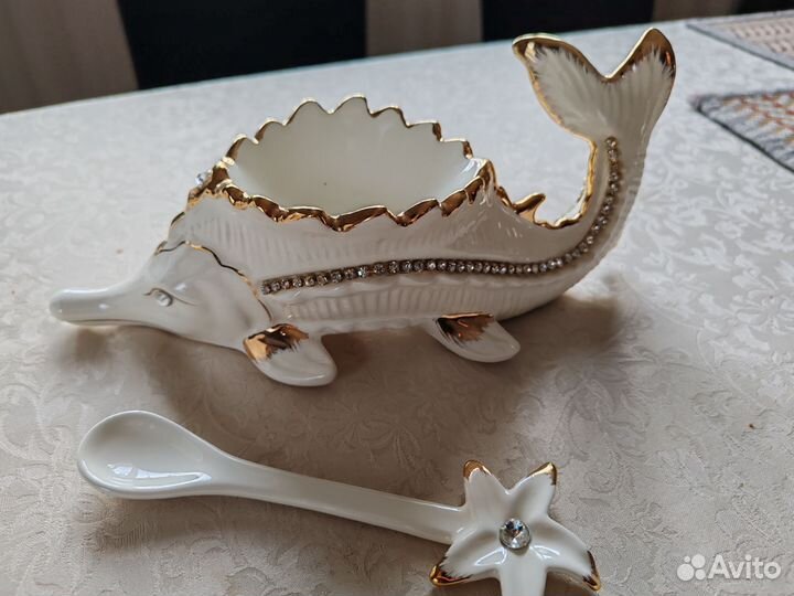 Икорница фарфоровая с ложкой