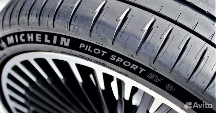 Michelin Pilot Sport EV 255/45 R21 106Y