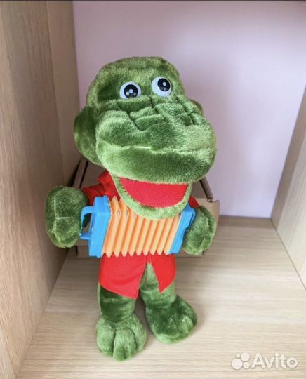 Игрушка крокодил Гена