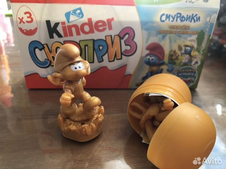 Игрушки из киндера, киндер сюрприз смурфики