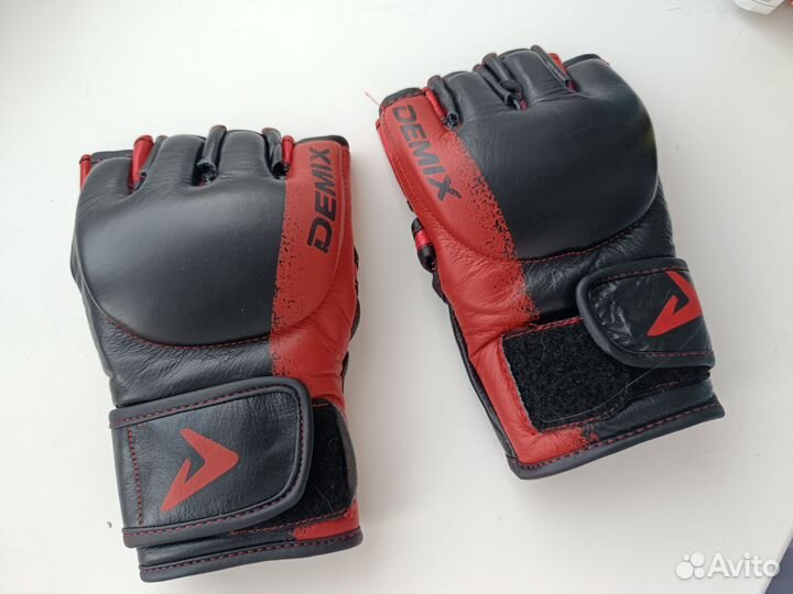 Боксерские перчатки