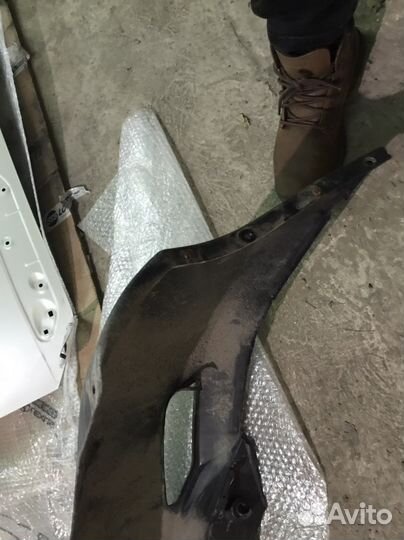 Задний бампер toyota rav4