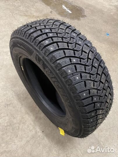 Michelin Latitude X-Ice North 2 + 215/70 R16 100T