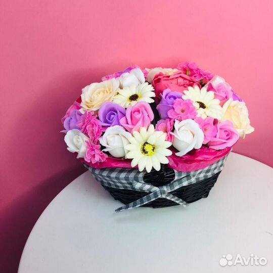 Композиции из мыльных роз ручной работы