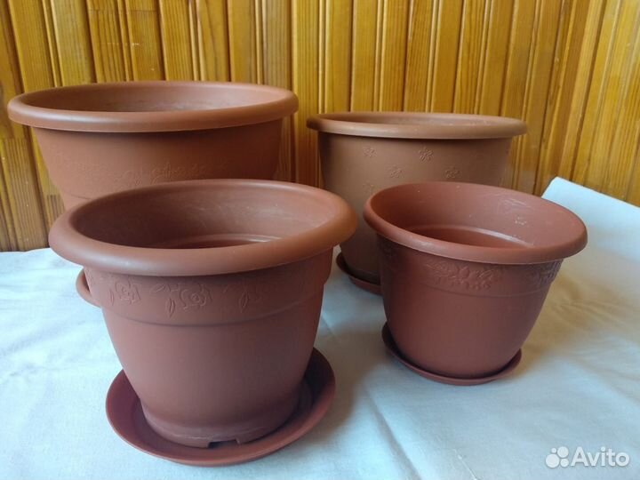 Горшки для цветов пластиковые