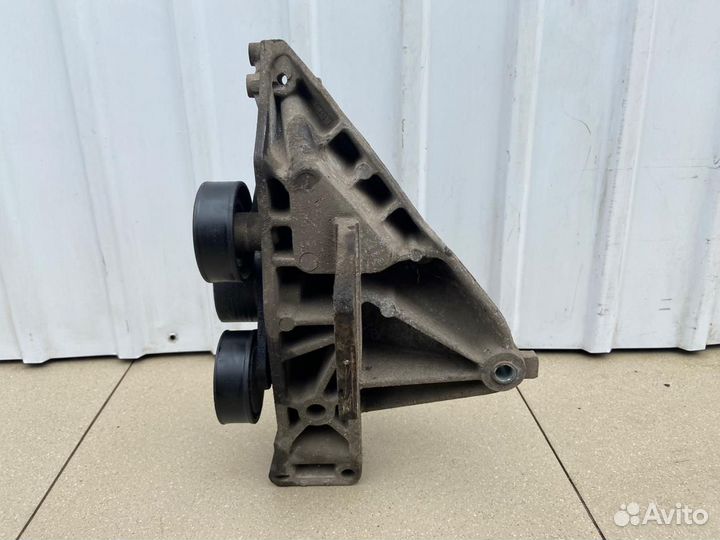 Кронштейн генератора fiat Albea