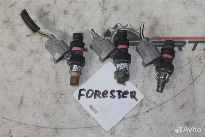 Форсунка топливная Субару Форестер S12