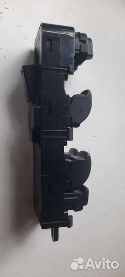 Блок стеклоподъемников Volvo 31334345