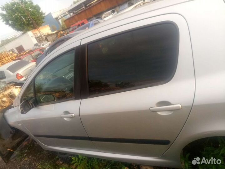 Дверь Пежо 307