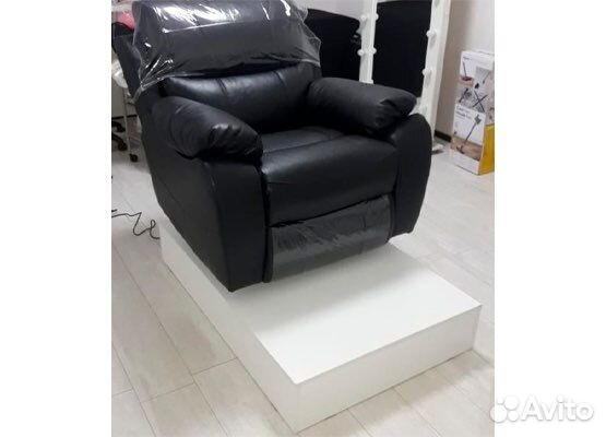 Подиум для педикюрного кресла в наличии