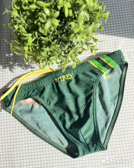 Плавки фирменные на мальчика 128-134 см 8-9 лет