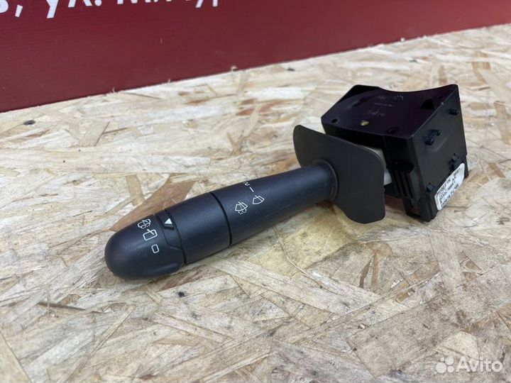 Переключатель стеклоочистителей Renault Duster