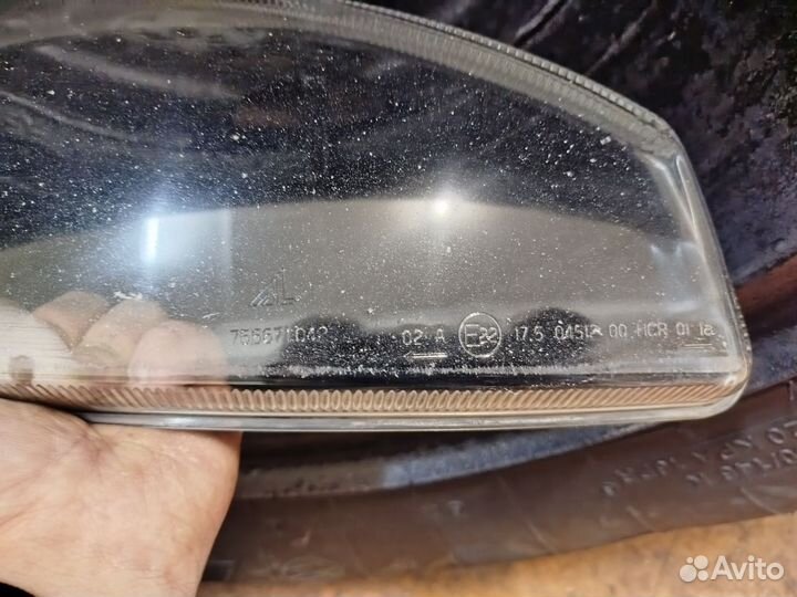 Продам стекла на фары калина 1