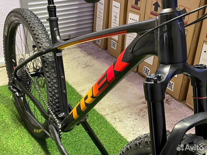 Мтб Trek Roscoe 8 Sram NX 12 RockShox Gold RL L