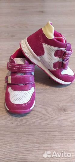 Кроссовки для девочки 25