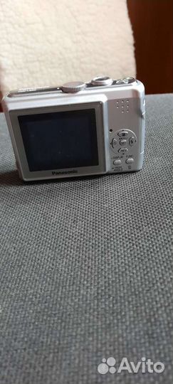 Компактный фотоаппарат