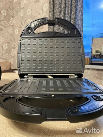 Электрическая вафельница