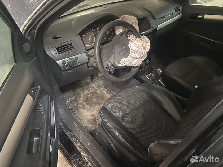 В полном разборе Opel Astra 2008год 1.8 AT