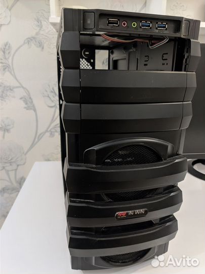 Корпус+ блок питания 8pin Gpu и 2хHDD