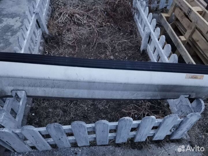 Бампер задний от Тойоты