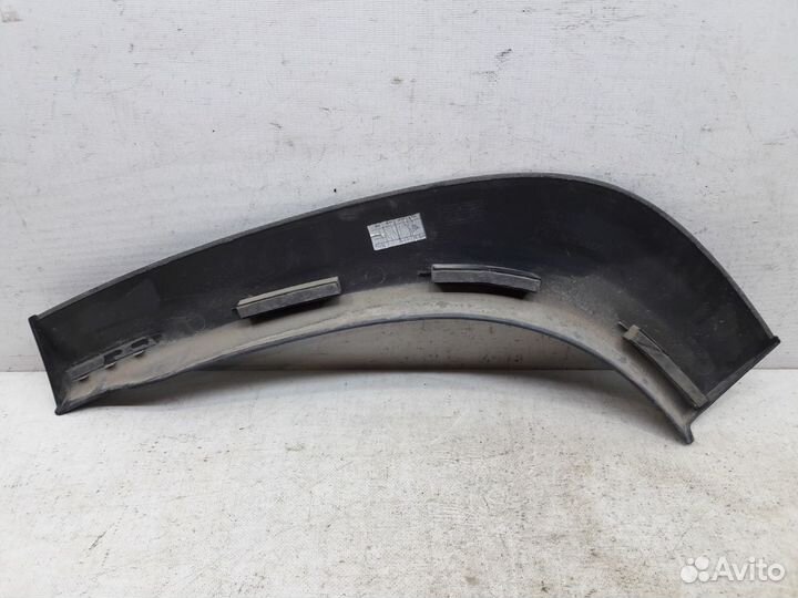 Накладка крыла задняя правая Mitsubishi Pajero
