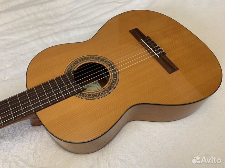 Классическая гитара Cremona