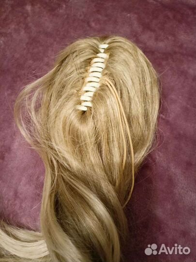 Хвост, шиньон на заколке