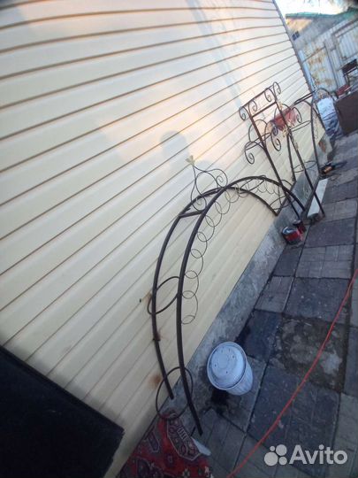 Подставка для цветов настенная