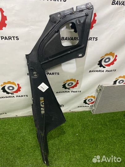 Крепление уплотнителя правое Bmw 5 F10 2.5 N52