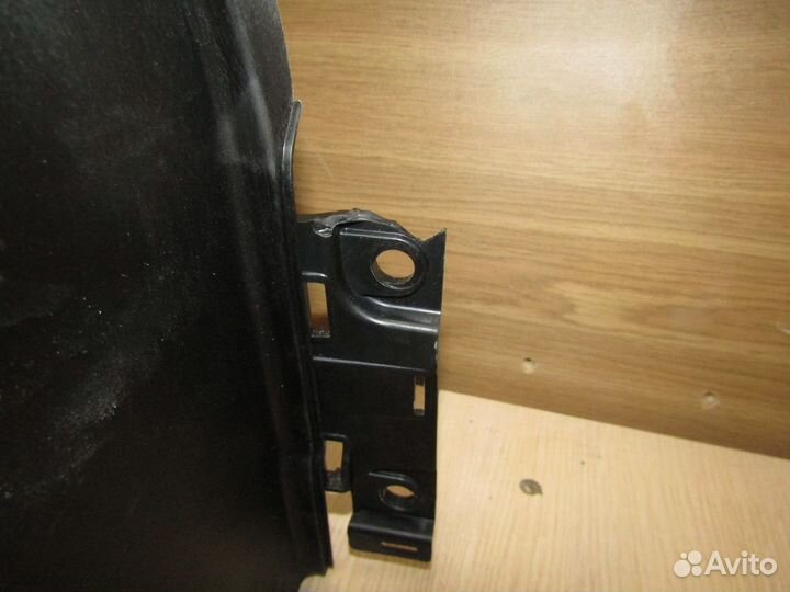 Фонарь задний наружный левый Toyota Land Cruiser