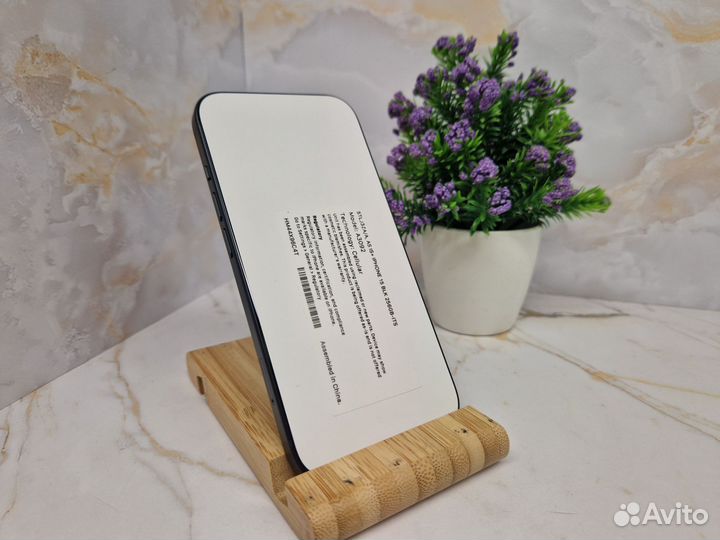 iPhone 15, 256 ГБ