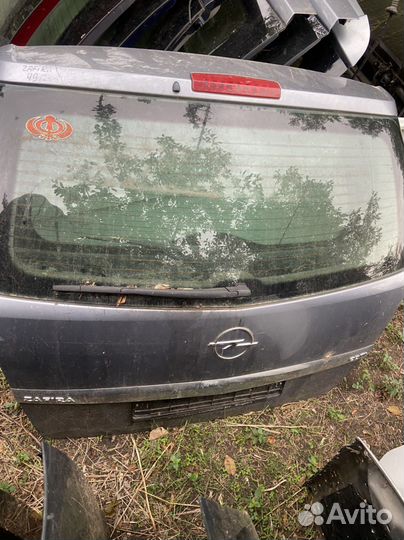 Крышка багажника Opel Zafira B