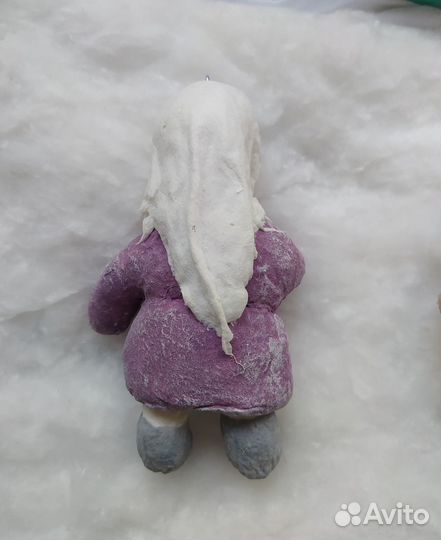 Ватная елочная игрушка девочка с пряником