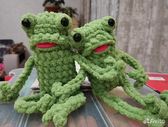 Лягушка из плюша