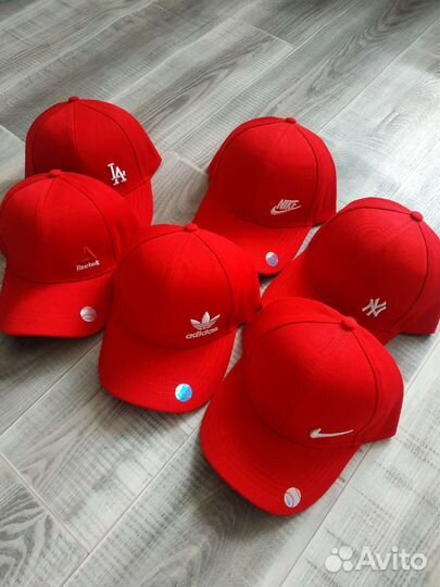 Новая кепка с объёмной вышивкой