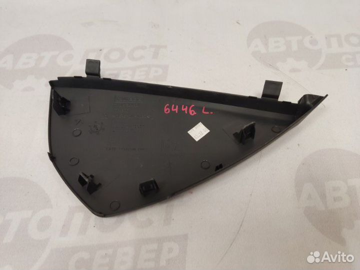 Накладка на торпедо передняя левая Peugeot 308 4A