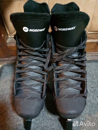 Коньки хоккейные 40 размер