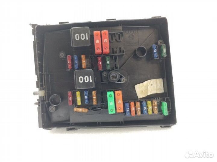 Блок предохранителей Volkswagen Golf 6 2010