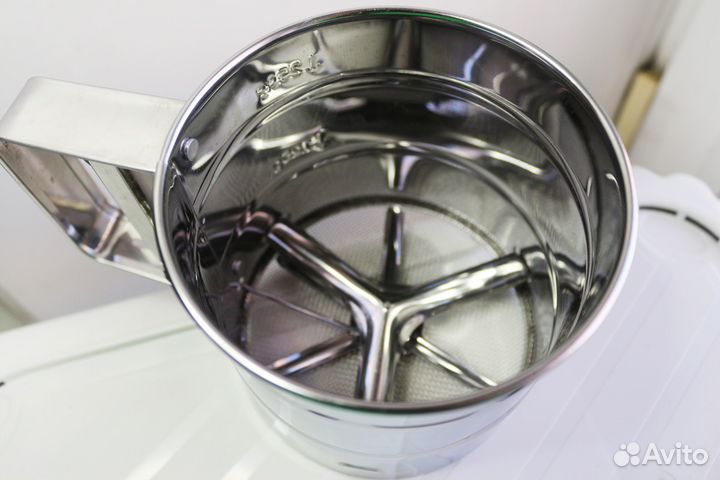 Кружка сито механическая Attribute