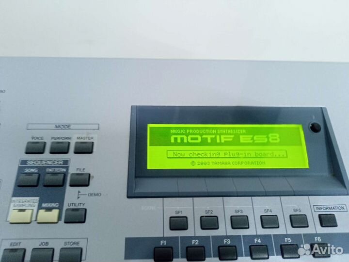 Yamaha motif ES 8