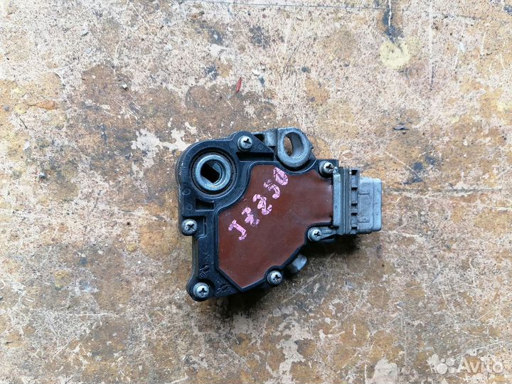 Датчик положения селектора кпп toyota Land Cruiser