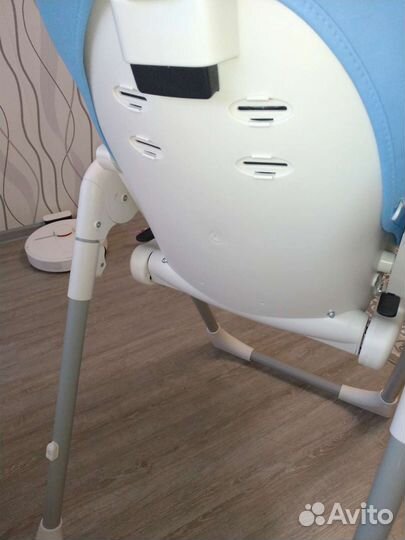 Стульчик для кормления tommy