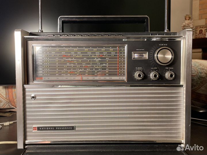 Старинный радиоприемник National Panasonic RF-5000
