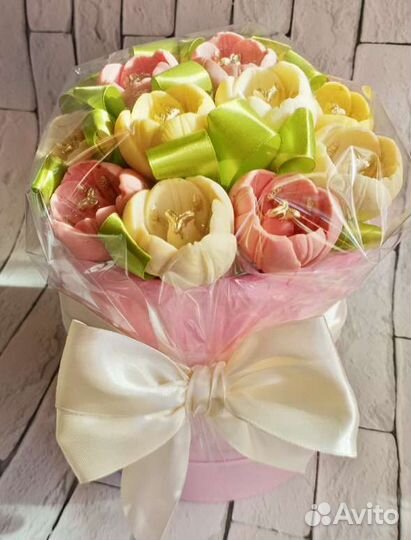 Розы в коробке. Шоколадные букеты. Цветы