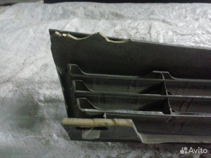 Решетка радиатора передняя Toyota Camry