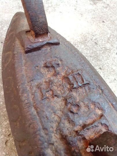 Чугунный утюг